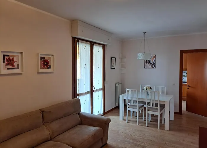 Flovadis Residence
