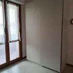 Flovadis Residence